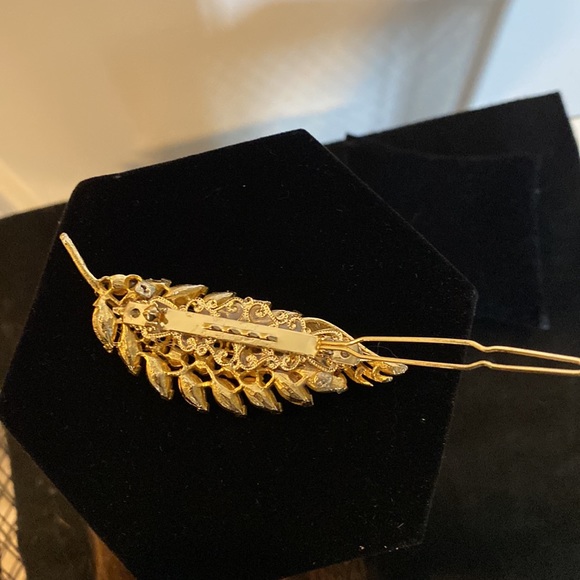 Vintage Brooch up-cycled in to a Hair Barrett. Excellent condition. 3” - Picture 4 of 7